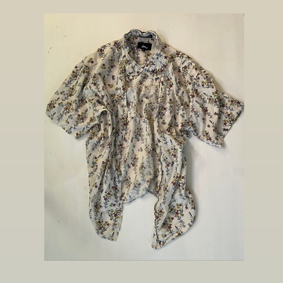 Floral button down - Picture 1 of 2